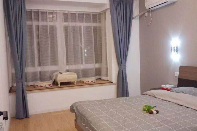 2 Brs, 1 Living room, 120 sqm with Oven and Dryer @ Wuding metro L14