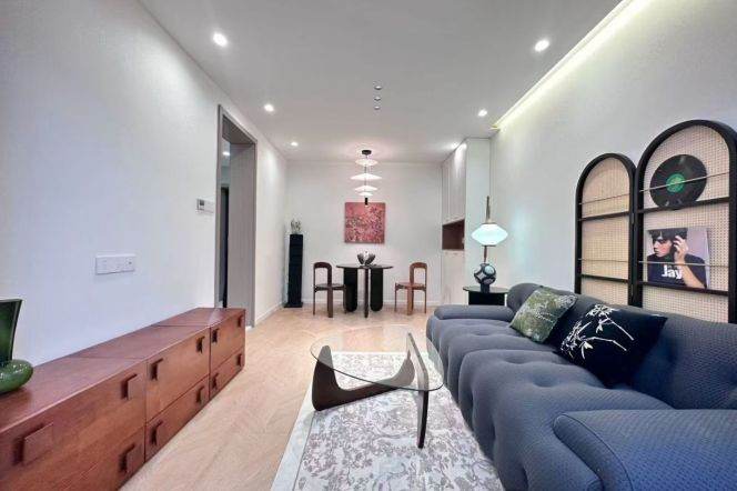  modern 1br Nr century Avenue M2/4/6/9