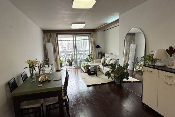 Xuhui central shared 2 bedroom apartment 