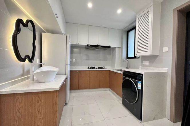  modern 1br Nr century Avenue M2/4/6/9