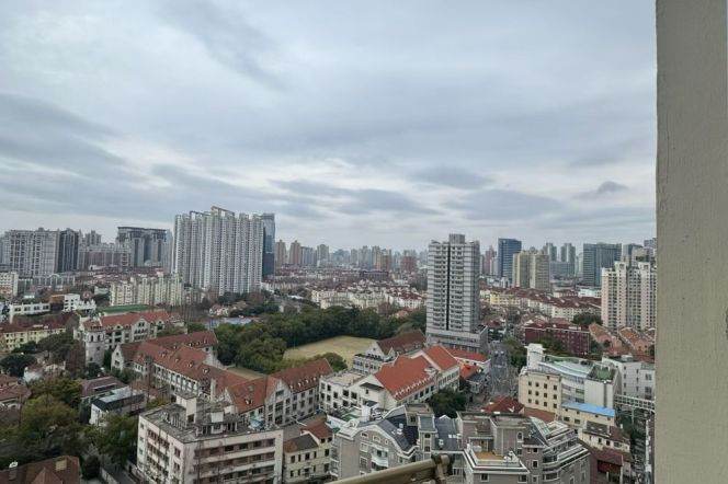 Newly renovated 2br with nice view near Wuding Rd/Jiangsu Rd St.
