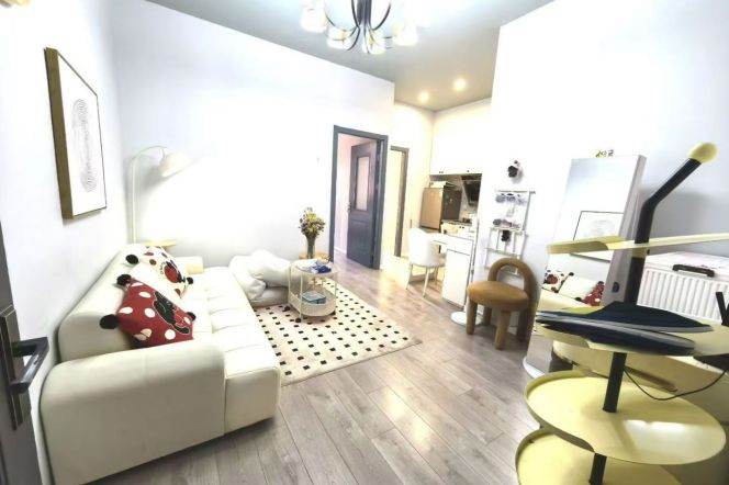 West Nanjing Rd Station 2Br with Open Balcony Line2/12/13