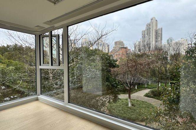 Green view 2Br-2bath+terrace | Zhenping rd & Changshou rd L7/13 | Heating + Scenic windows