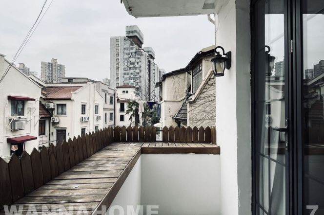 Quiet Compound/Line 9/12 MT/Stairs/Lovely Balcony/Large Storages/Heater/Cozy1br