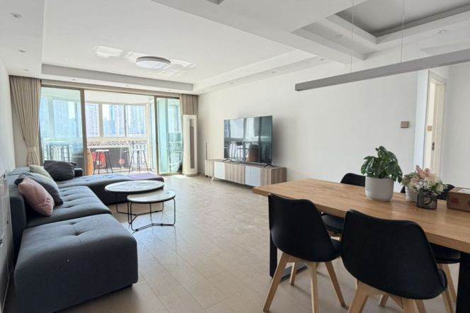 3 Brs, 2 Baths with Balcony, Floor Heating, Oven, Dish washer @ Xinzha metro L1