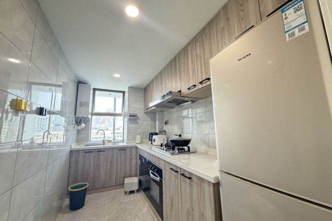 3 Brs, 2 Baths with Balcony, Floor Heating, Oven, Dish washer @ Xinzha metro L1