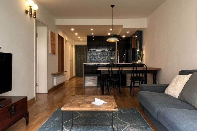 Spacious&Modern&Bright Elevator 2Bdrs 1Bath Apt+Line 1 Heng Shan Rd Metro