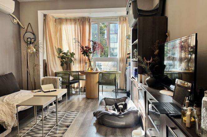 Beautiful 1Br + scenic windows |South Shanxi rd & Iapm | Nice compound 6.9K