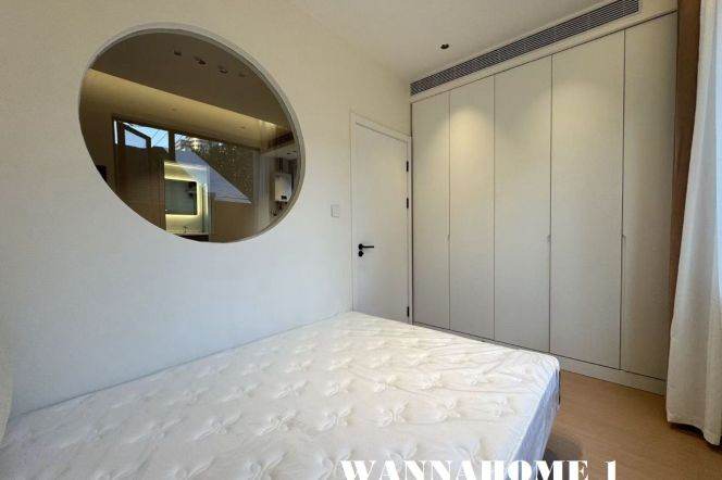 Spacious&Modern&Bright 1Br 1Bath Apt+2F Walk Up+West Nan Jing Rd CBD+Large Closets