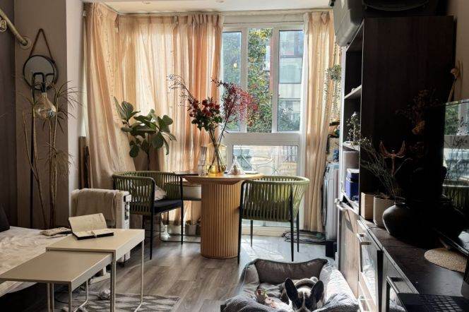 Beautiful 1Br + scenic windows |South Shanxi rd & Iapm | Nice compound 6.9K