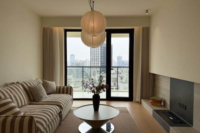 L11/15 Putuo 2brs 2baths all new & open  balcony  / Spacious /Modern