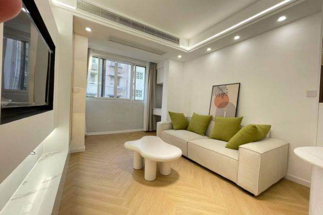 Spacious 1BR 2LR/brand furniture/bright room/Zhongshan park@L2/3/4