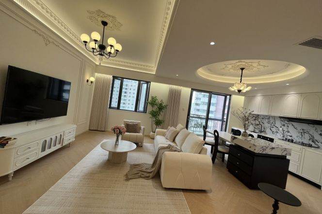  Stunning 4br with floor heating nr Jing'an Temple M2/7/11/14 
