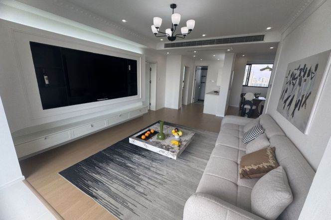 2 Brs, 2 Baths with Floor Heating, Central ac, Oven, 130 sqm @ Shanghai Children Medical Centre L6