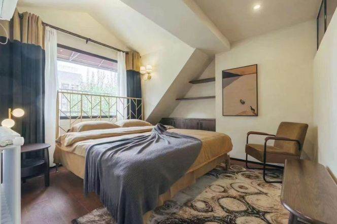 Middle Huaihai rd 2BR 2BATH apartment