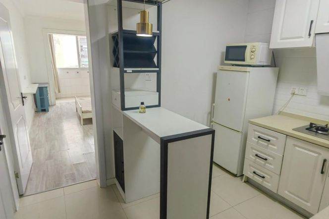 Cozy & Good price 1 br with lift in XuHui, easy to L11 SH Swimming center St.+ L 4 SH Stadium St.