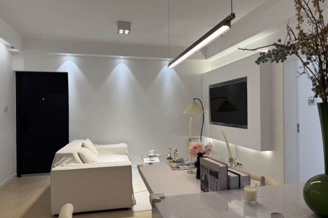 Xujiahui 2brs & nice compound  /  Spacious / Bright / Modern/ Quiet /  elevator