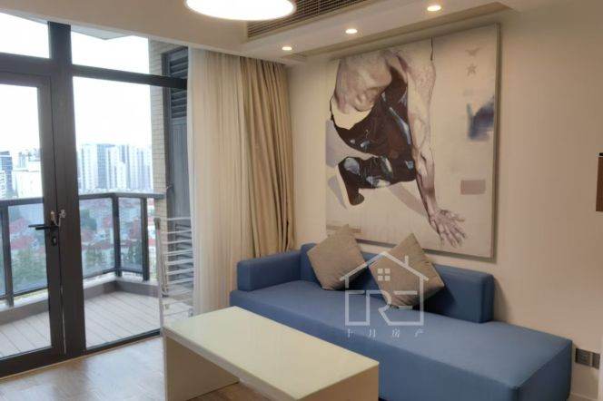 Loft one bedroom service apt 2mins to Langao Rd,free for gym & Wifi