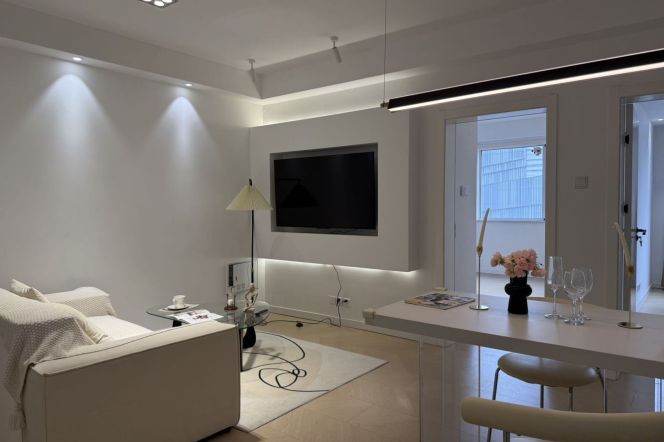 Xujiahui 2brs & nice compound  /  Spacious / Bright / Modern/ Quiet /  elevator