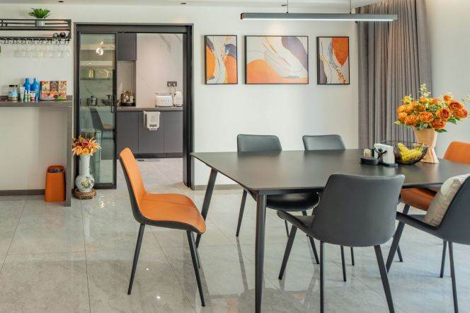 Central Xuhui 2+1 BR, with 3 bathrooms, first time rent out