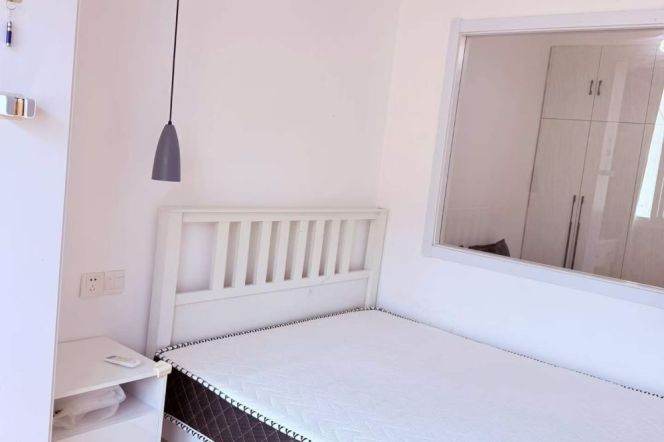 Hongqiao rd/cozy 1br 1lr/bright room/great value/nice location@L10/3/4
