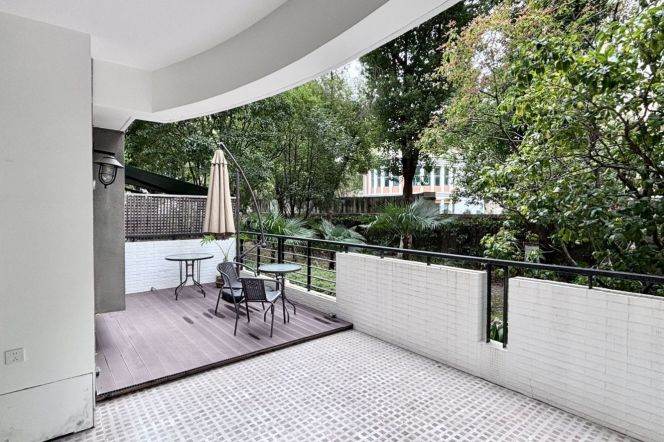 2Bdrs 1Bth Apt/Modern&Spacious /L3/4/9 Yishan Rd/Nice Compound/huge yard