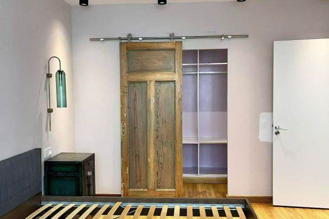 tastefully renovated 2brs Apt Hengshan Rd