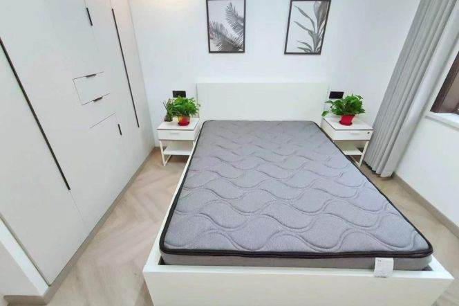 changping rd nice 1BR/big living room@L7/14