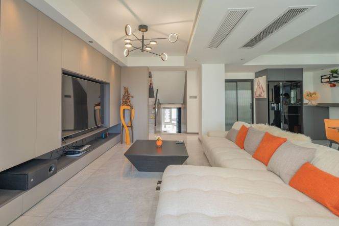 Central Xuhui 2+1 BR, with 3 bathrooms, first time rent out