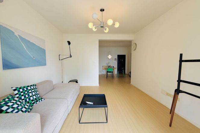 Brightly 2brs 1bath in north bund