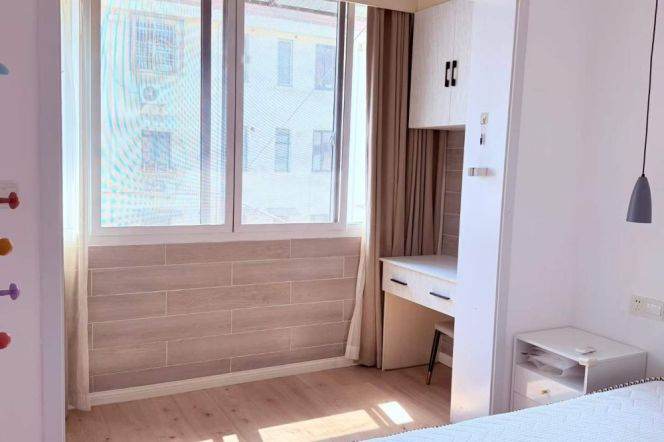 Hongqiao rd/cozy 1br 1lr/bright room/great value/nice location@L10/3/4