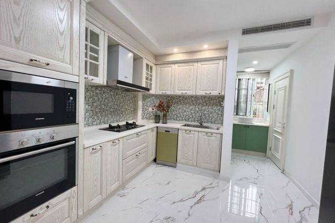 Renovated 1br with yard,floor heating,close to Line 10,Gubei