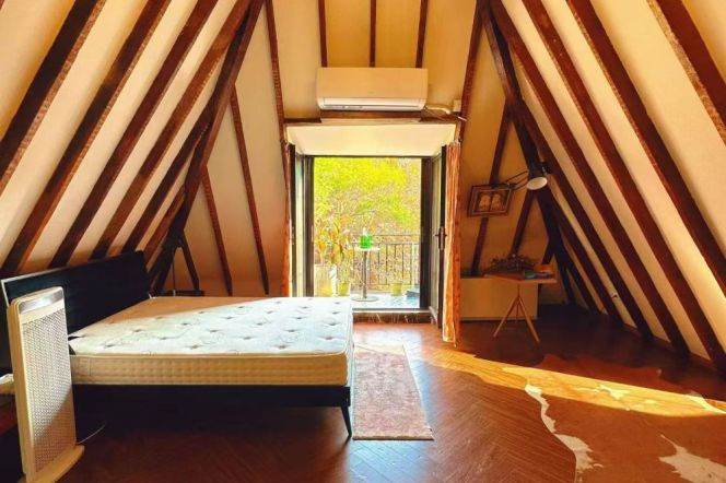 Beautiful garden house@1br with balcony near Changshu Road