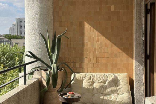 Beautiful apartment@1br with terrace on Middle huaihai Road