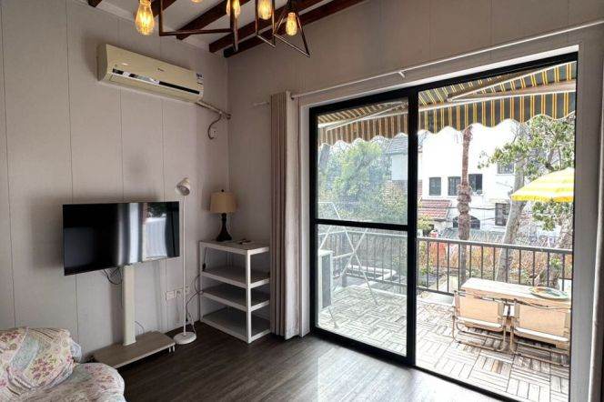 6K great deal Loft 1bedr+big terrace nrL2 7 14Jing'an temple metro