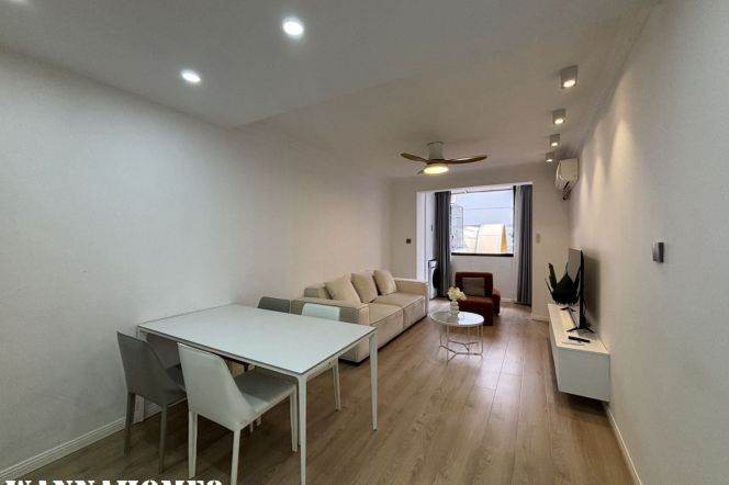 Large livingroom 1bedr 70sqm I nrL2 11JiangsuRd metro