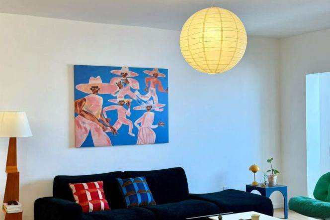 Modern style 2brs@high rise near Zhongshan Park