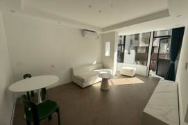 Nice 1br apt with private yard in Gubei,Shuicheng station,Line10