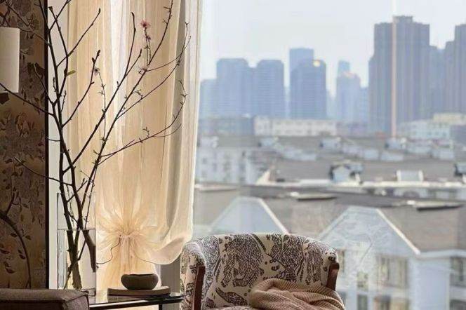 3 Brs, 2 Baths, Floor Heating, Central ac, Oven, 150 sqm @ Xincun metro L7