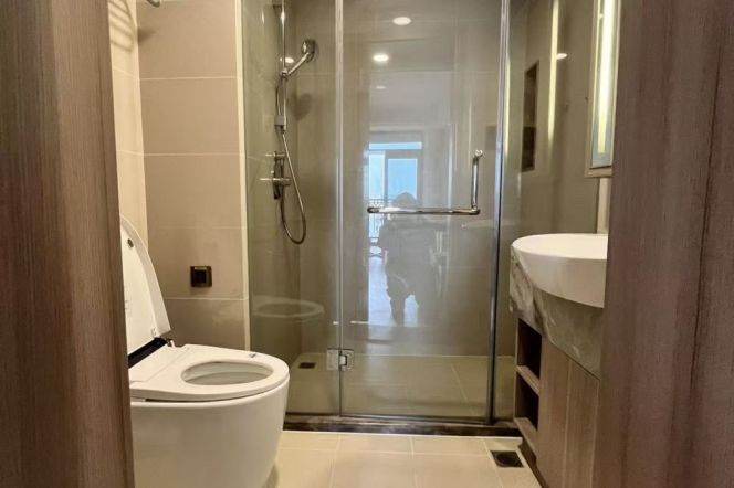 Jiashan rd elevator 1BR with balcony