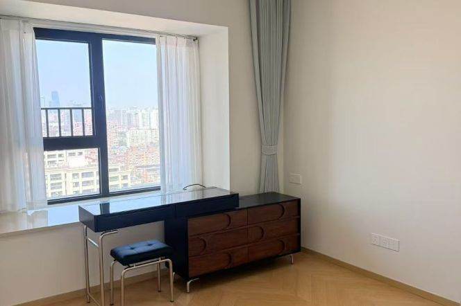 Morden&Bright 3Bdrs 2Baths /Floor Heating @Wuzhong Rd &Line 15