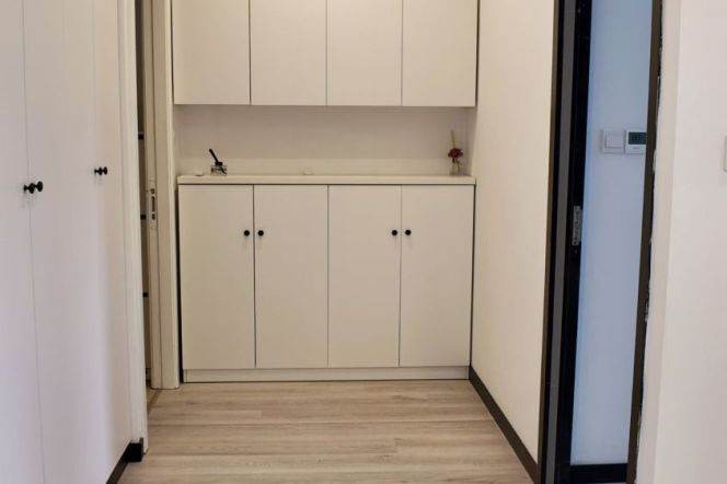 1 Br, 1 Living room with Open Balcony, Floor Heating, Oven, 75 sqm @ Jingan temple L2&7