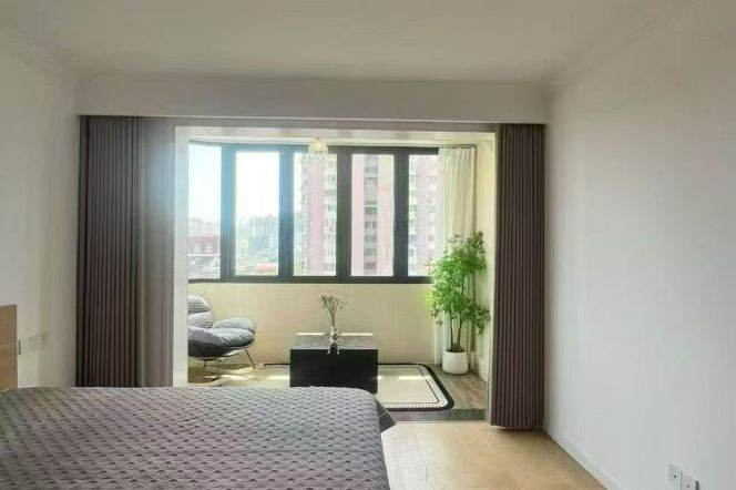 Nice 2BR APT Elevator Hengshan Rd 14.5k