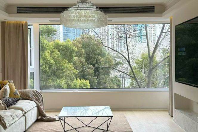 Spacious 2brs&2baths with terrace near Changshou Road