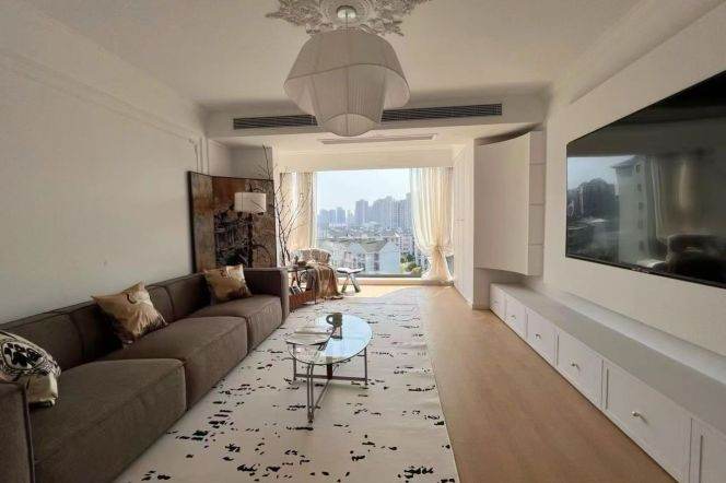 3 Brs, 2 Baths, Floor Heating, Central ac, Oven, 150 sqm @ Xincun metro L7