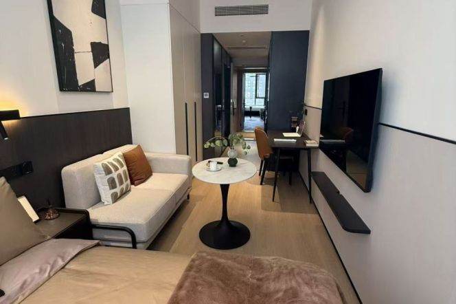 1 Studio convenient to People Square by line 8 and long and short term lease