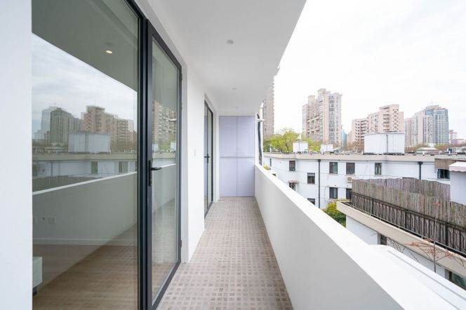 Cozy 2br with Outdoor Balcony near Line 1 Hengshan Road St.