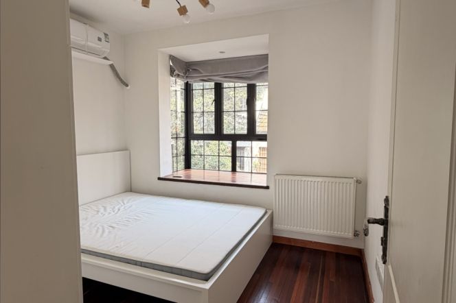 Sunny 1BR, 8.9k, Bright balcony, Tianzifang area