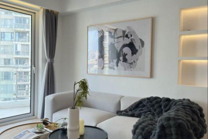 cosy 2beds /elevator/ balcony/ floor heating/ oven/ quiet room/ line 2/12/13 west nanjing road 