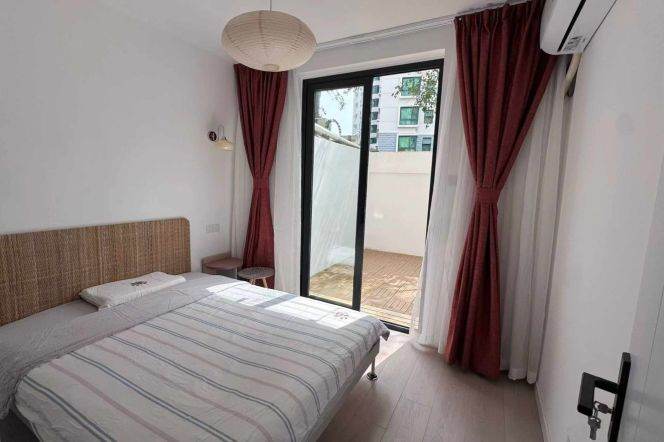 Nice yard+modern 1br 1lr/brand furniture/cozy&clean,SH Stadium@L4